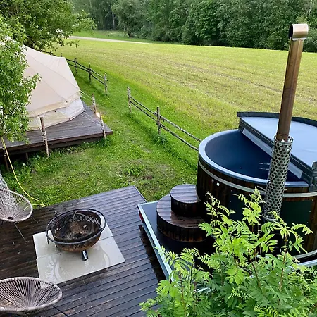 Luxusní stan Karula Romantic And Luxurious Glamping At Karula National Park